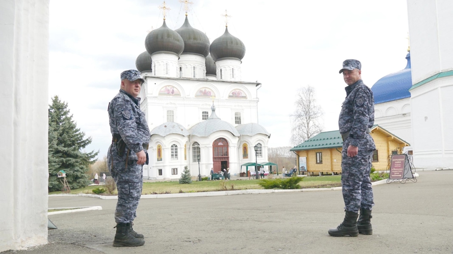 В Кирове росгвардейцы обеспечили безопасность участников Пасхальных богослужений