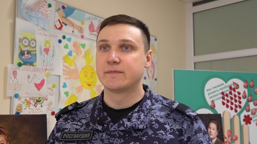 В Кирове росгвардеец стал участником всероссийской эстафеты в поддержку донорства костного мозга «Огонь жизни»