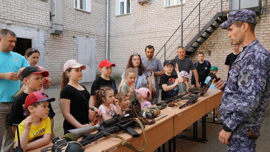 Сюжет ГТРК "Вятка" о праздничном мероприятии, организованном сотрудниками Росгвардии к Дню защиты детей
