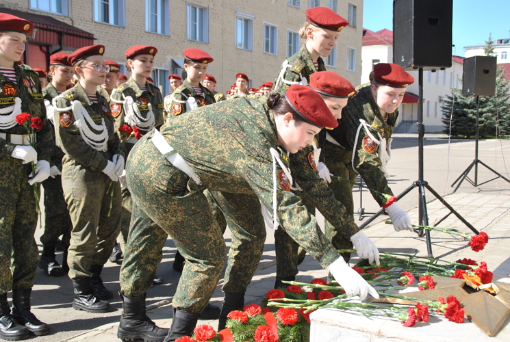 В Кирове росгвардейцы присоединились к патриотической акции "Журавли Победы"