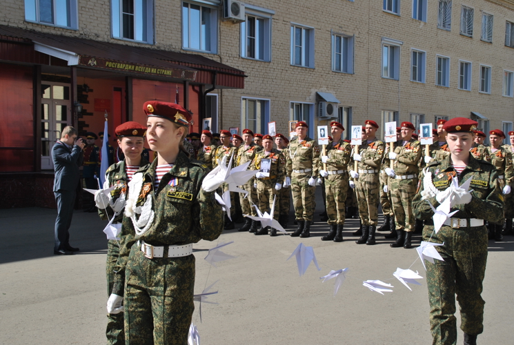 В Кирове росгвардейцы присоединились к патриотической акции "Журавли Победы"