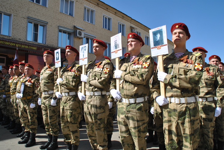 В Кирове росгвардейцы присоединились к патриотической акции "Журавли Победы"