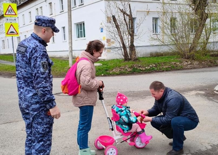 В Кирове росгвардейцы приняли участие во Всероссийской патриотической акции «Георгиевская ленточка» 