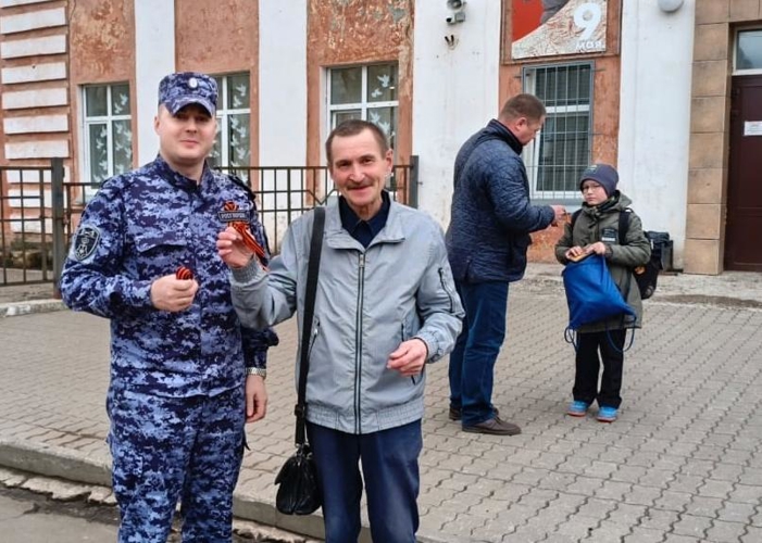 В Кирове росгвардейцы приняли участие во Всероссийской патриотической акции «Георгиевская ленточка» 