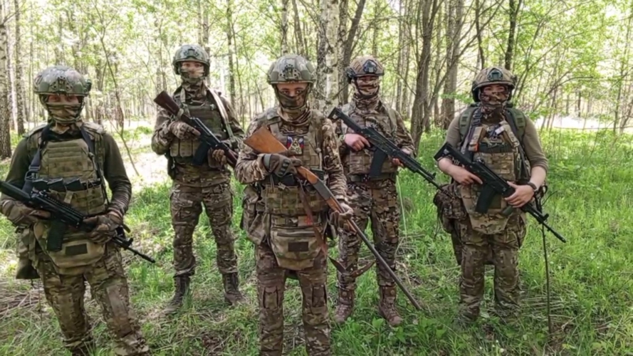 Гвардейцы десантники из зоны СВО благодарят кировчан за поддержку (видео)