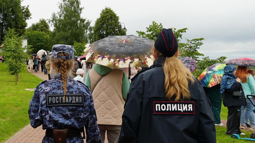 Сотрудники Росгвардии обеспечили безопасность праздничных мероприятий
