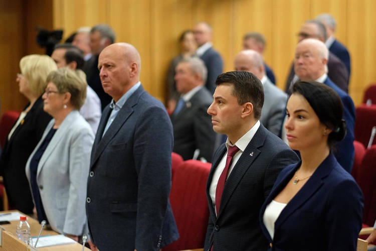 Начальник Управления Росгвардии по Кировской области Дмитрий Пушкин наградил депутата ОЗС  Сергея Киселева