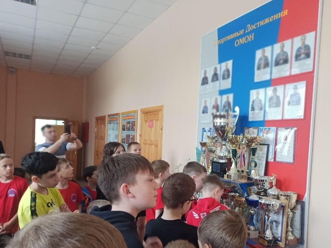 «Каникулы с Росгвардией»: воспитанники кировского Центра самбо побывали в ОМОН «Вятич»