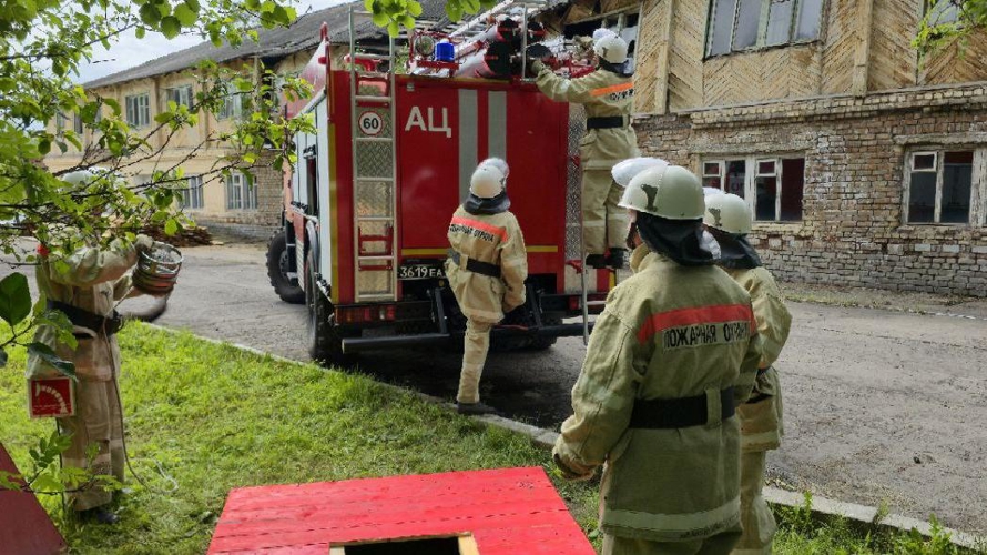 Учебный сбор пожарных расчетов прошел в Управлении Росгвардии по Кировской области