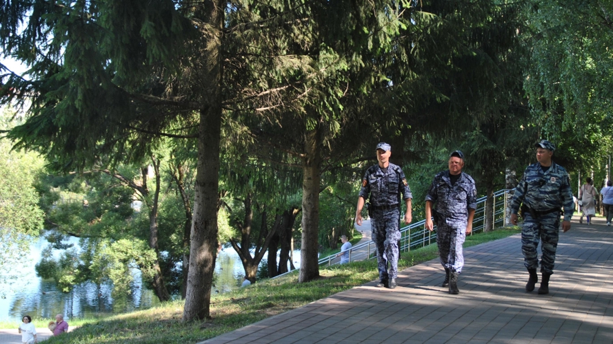В Кирове росгвардейцы обеспечили общественный порядок в День Военно-Морского Флота