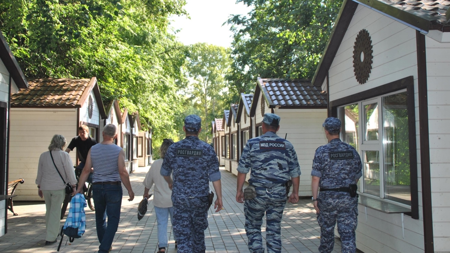 В Кирове росгвардейцы обеспечили общественный порядок в День Военно-Морского Флота