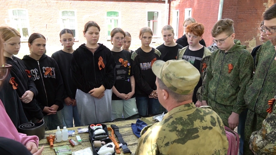  Военнослужащие Росгвардии провели строевой смотр в лагере «Благовестник»