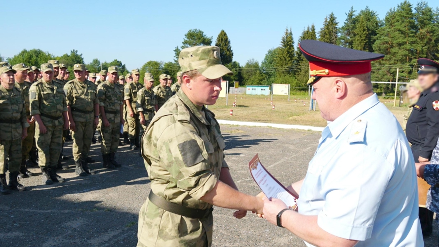  Генерал-майор полиции Дмитрий Пушкин вручил погоны участникам военных сборов в Кировской области