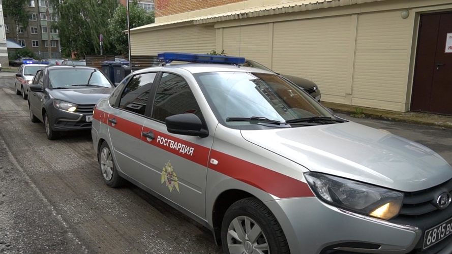 В Кирове росгвардейцы приняли участие в антитеррористических учениях в образовательных заведениях