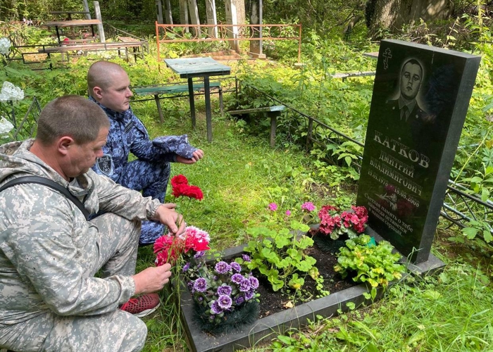 В Кирове росгвардейцы почтили память старшего сержанта милиции Дмитрия Каткова, погибшего при исполнении