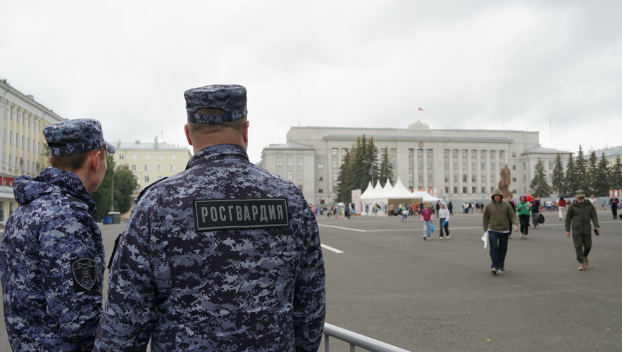 Кировские росгвардейцы обеспечили общественный порядок и безопасность граждан в День физкультурника