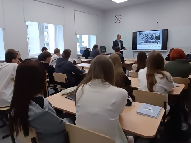 В Кирове ветеран Росгвардии провел урок мужества, посвященный окончанию Второй мировой войны