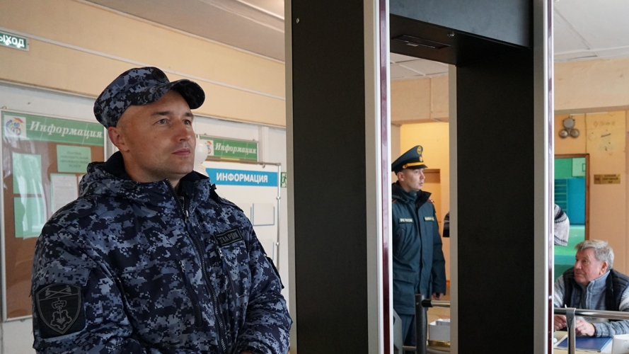 Росгвардейцы обеспечили охрану правопорядка в общегородской День знаний