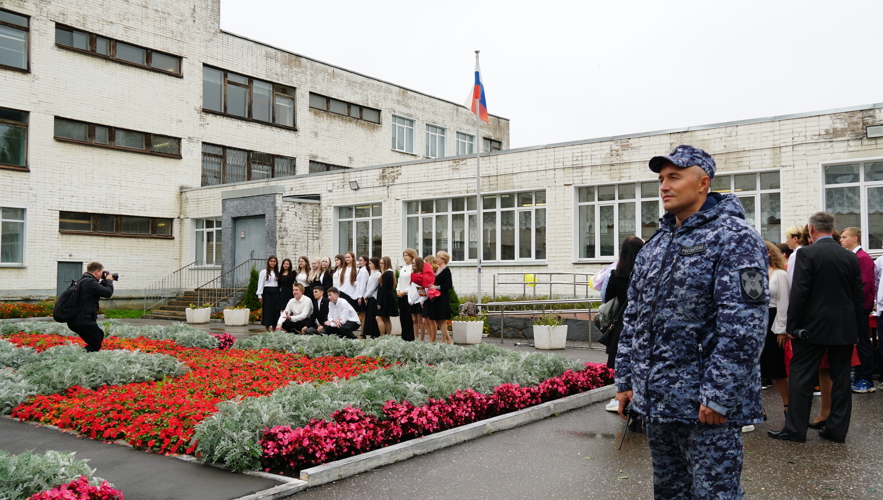 Росгвардейцы обеспечили охрану правопорядка в общегородской День знаний