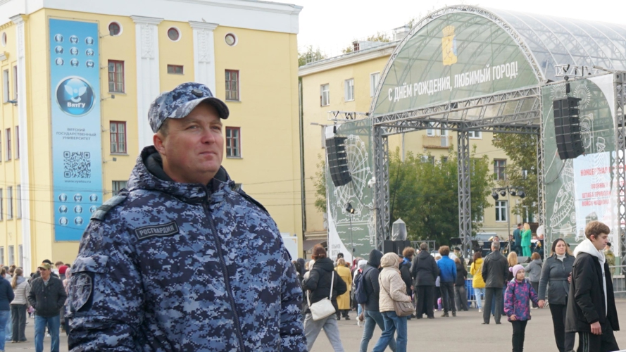 В Кирове росгвардейцы обеспечили общественный порядок во время массовых мероприятий, посвященных Дню города