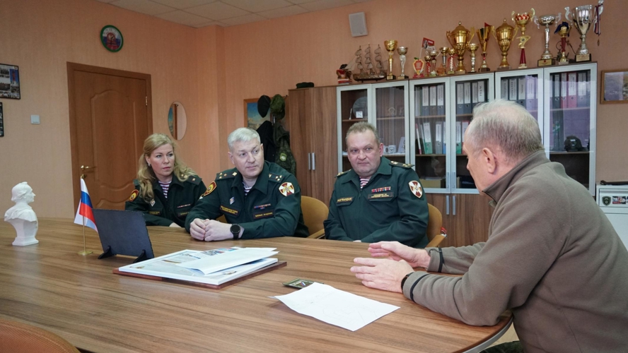 Офицеры Военной академии войск национальной гвардии России встретились с кировскими кадетами