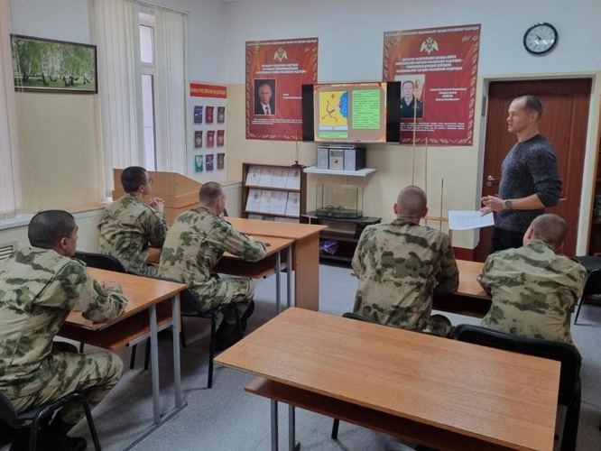 Ветеран Росгвардии Владимир Помаскин проводит цикл краеведческих бесед для военнослужащих