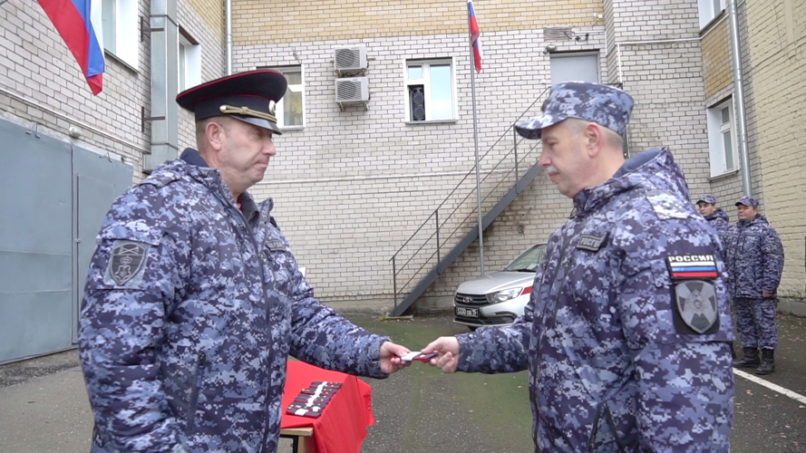 В отделе вневедомственной охраны по городу Кирову состоялась церемония принятия Присяги молодыми сотрудниками Росгвардии