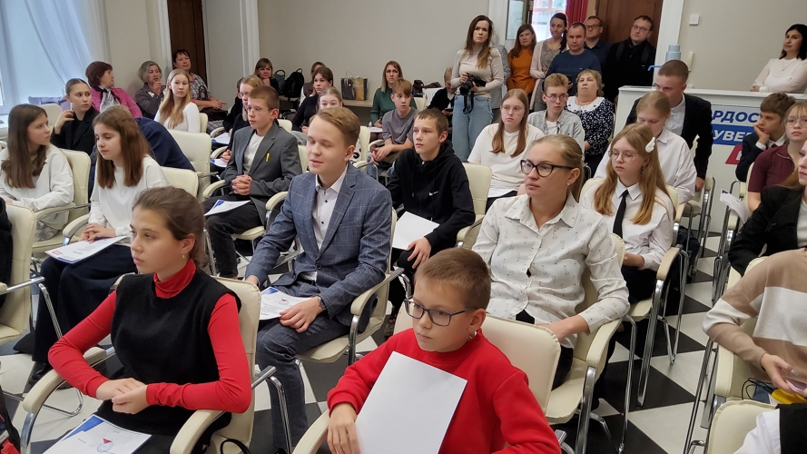 В Кирове ветераны Росгвардии приняли участие в подведении итогов викторины, посвященной Дню народного единства
