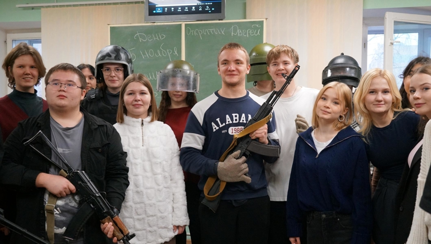 В День призывника в отделе вневедомственной охраны по городу Кирову прошел День открытых дверей