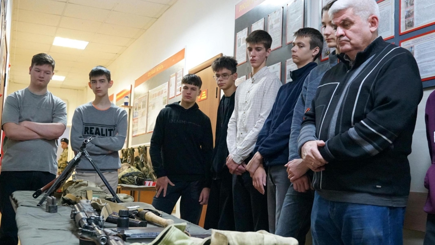 В Кировском соединении Росгвардии состоялся День призывника
