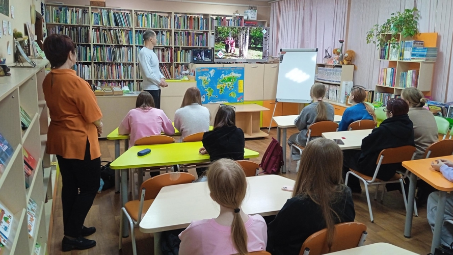 Ветеран Росгвардии Владимир Помаскин провел краеведческую беседу для кировских студентов