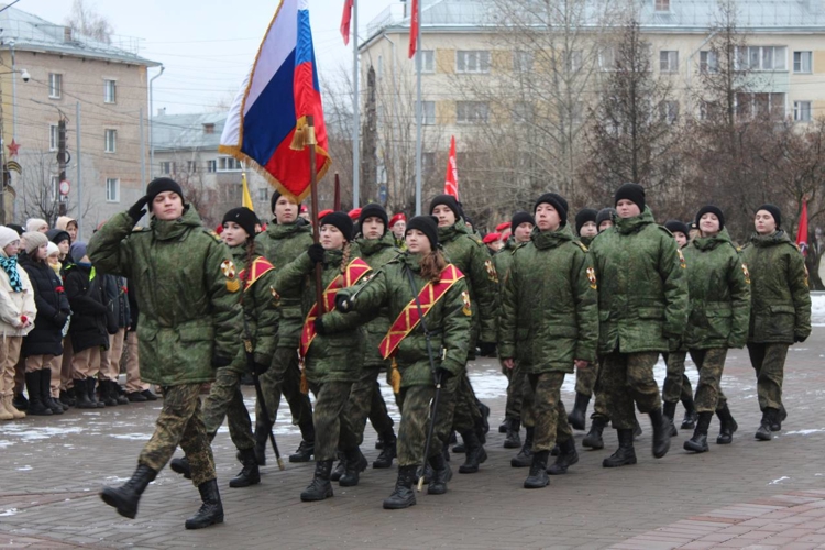В Кирове подшефные росгвардейцев приняли участие в Линейке Памяти, посвященной Дню Неизвестного солдата 