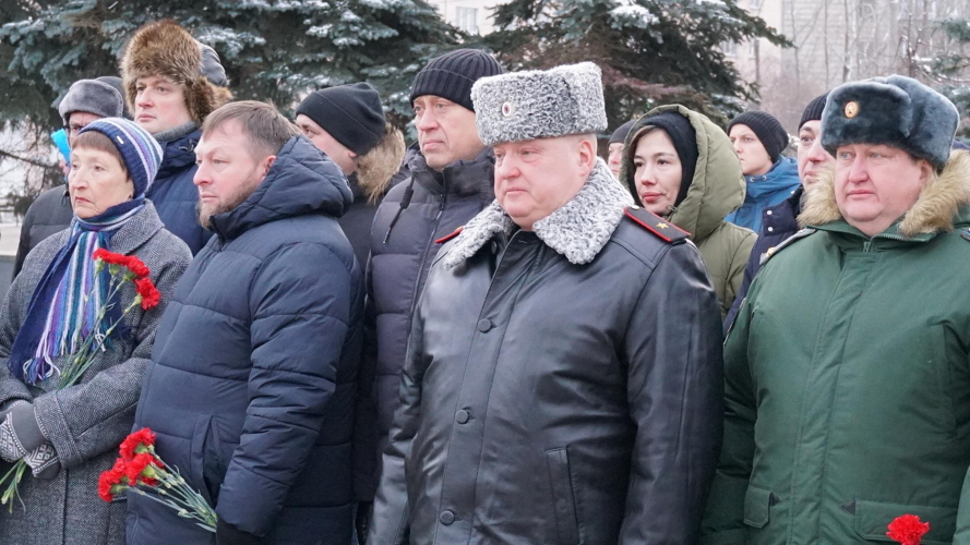 Генерал-майор полиции Дмитрий Пушкин принял участие в церемонии возложения цветов к Вечному огню