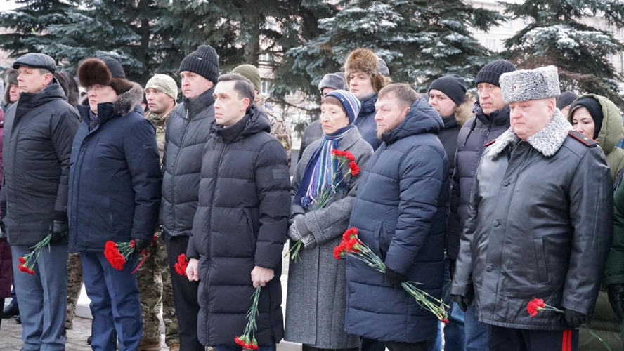 Генерал-майор полиции Дмитрий Пушкин принял участие в церемонии возложения цветов к Вечному огню