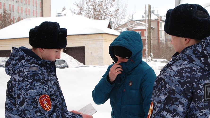 В Кирове росгвардейцы задержали подозреваемого в нанесении побоев и повреждении чужого имущества