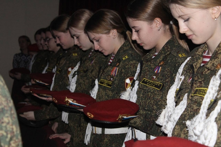 Военные музыканты Росгвардии приняли участие в торжественном мероприятии ко Дню Героев Отечества 