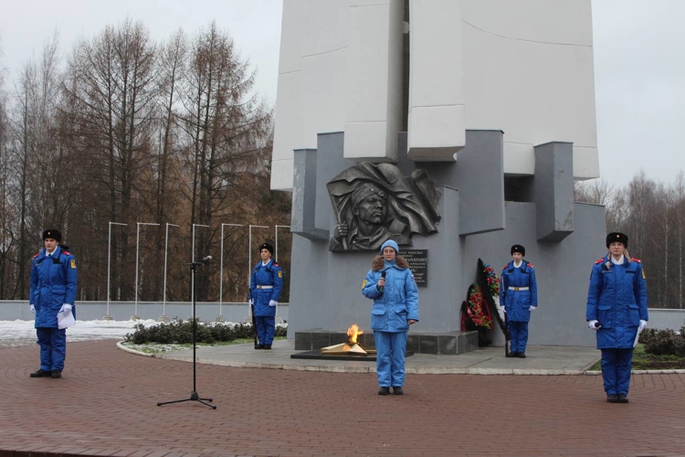 В Кирове подшефные росгвардейцев приняли участие в Линейке Памяти, посвященной Дню Неизвестного солдата 