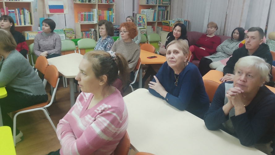 Ветеран Росгвардии в кировской библиотеке рассказал о советском писателе-фронтовике Владимире Богомолове