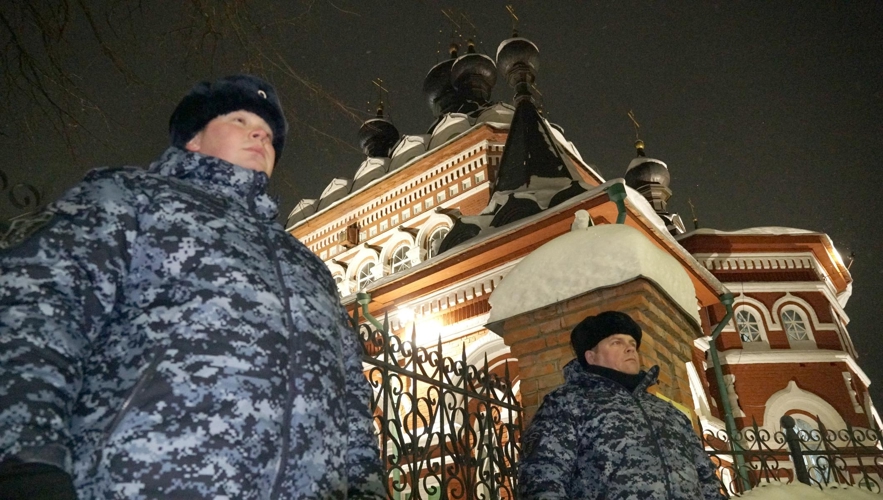 В Кировской области росгвардейцы приняли участие в охране общественного порядка в Рождество