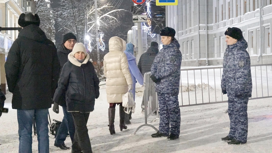 Росгвардейцы приняли участие в охране общественного порядка в новогоднюю ночь