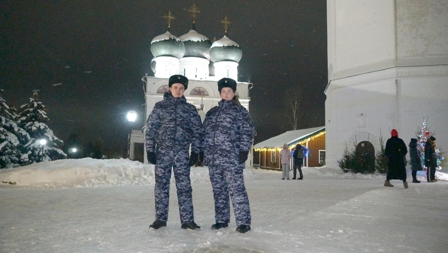 В Кировской области росгвардейцы приняли участие в охране общественного порядка в Рождество