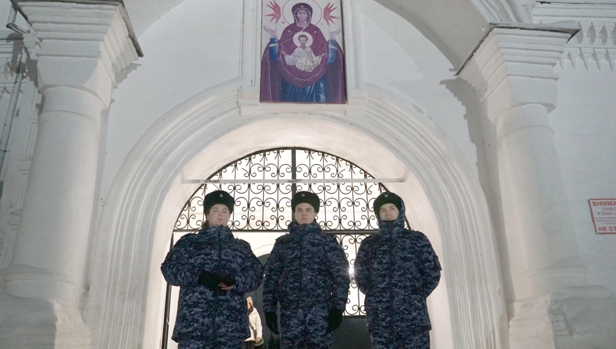 В Кировской области росгвардейцы приняли участие в охране общественного порядка в Рождество