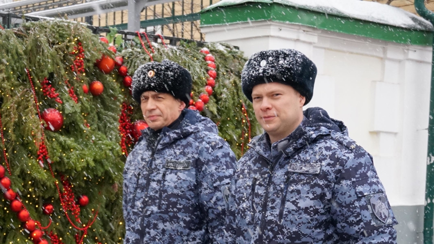Росгвардейцы обеспечивают безопасность кировчан на прогулочной Спасской