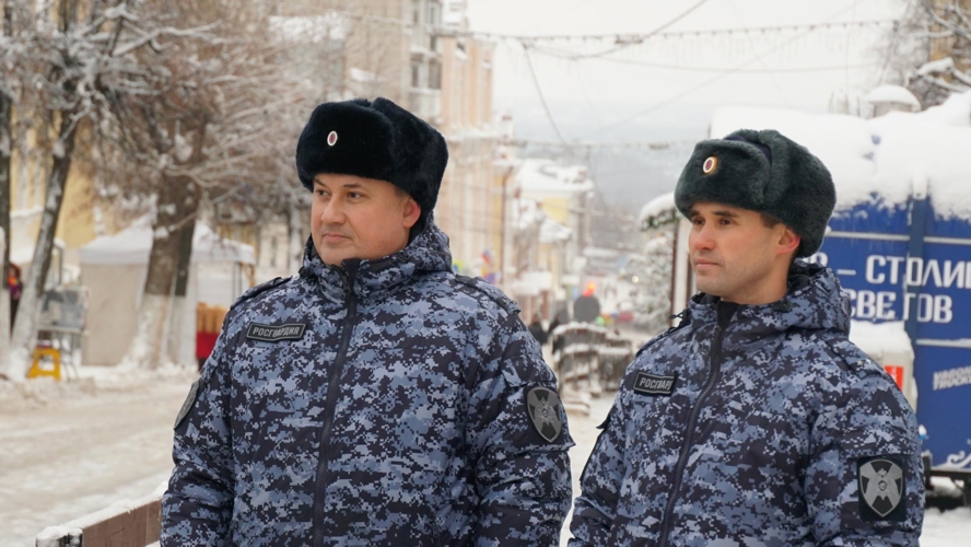 Росгвардейцы обеспечивают безопасность кировчан на прогулочной Спасской