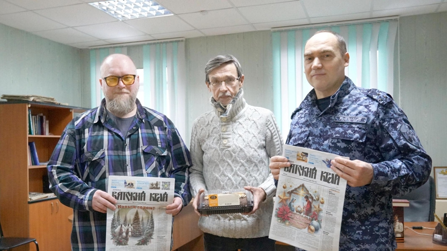 Росгвардейцы поздравили кировских журналистов с Днем российской печати
