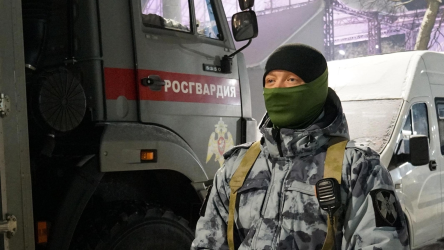Росгвардейцы приняли участие в охране общественного порядка в новогоднюю ночь