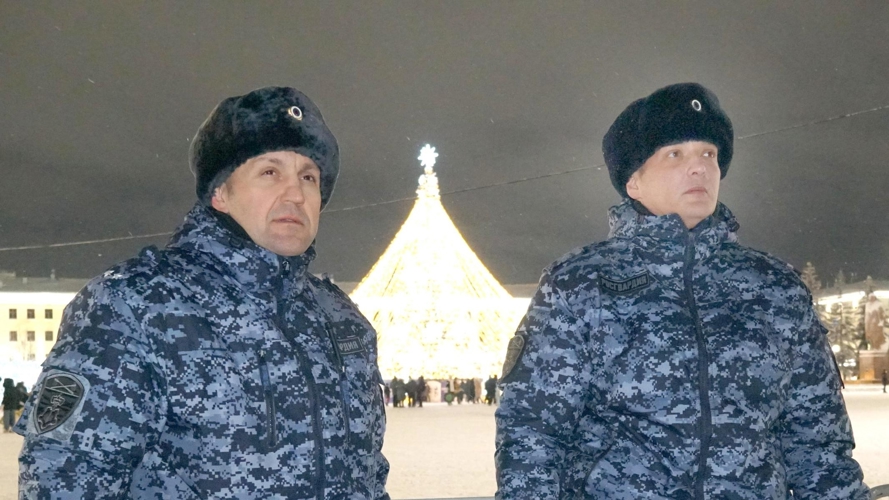 Росгвардейцы приняли участие в охране общественного порядка в новогоднюю ночь