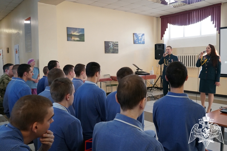 Кировский военный оркестр Росгвардии в преддверии юбилея ведомства подготовил концерт для защитников Отечества