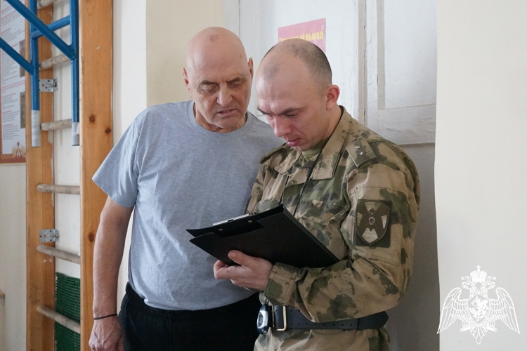 В Кирове в преддверии юбилея Росгвардии ветераны и молодые военнослужащие померились силами