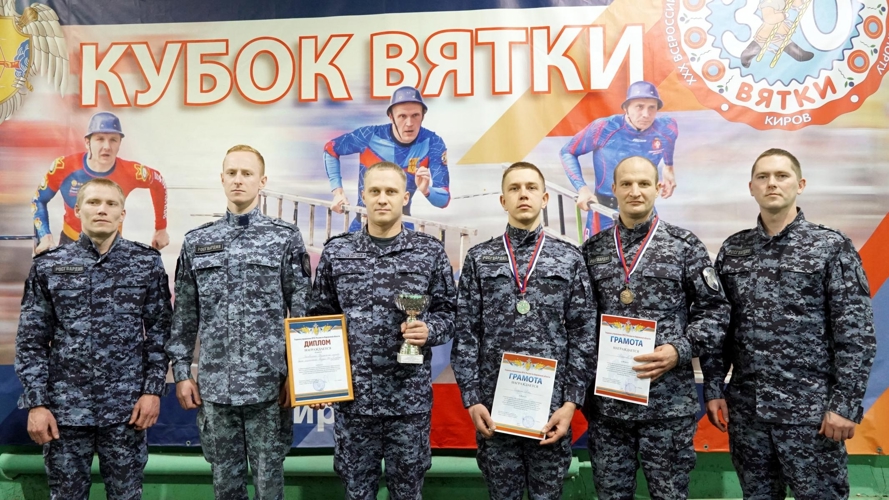Росгвардейцы — призеры «Кубка Вятки-2026» по пожарно-спасательному спорту